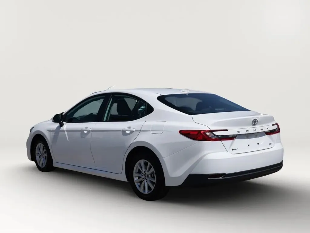 Toyota Camry photo 3