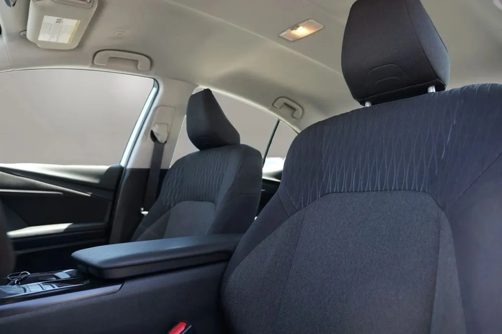 Toyota Camry photo 8