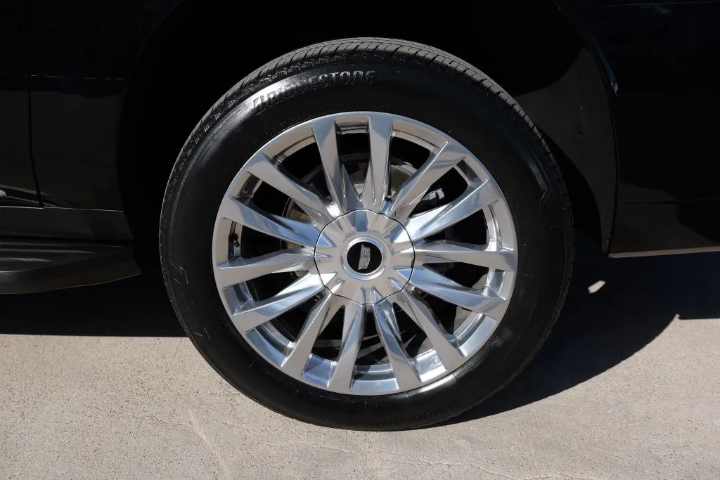Cadillac Escalade ESV photo 15