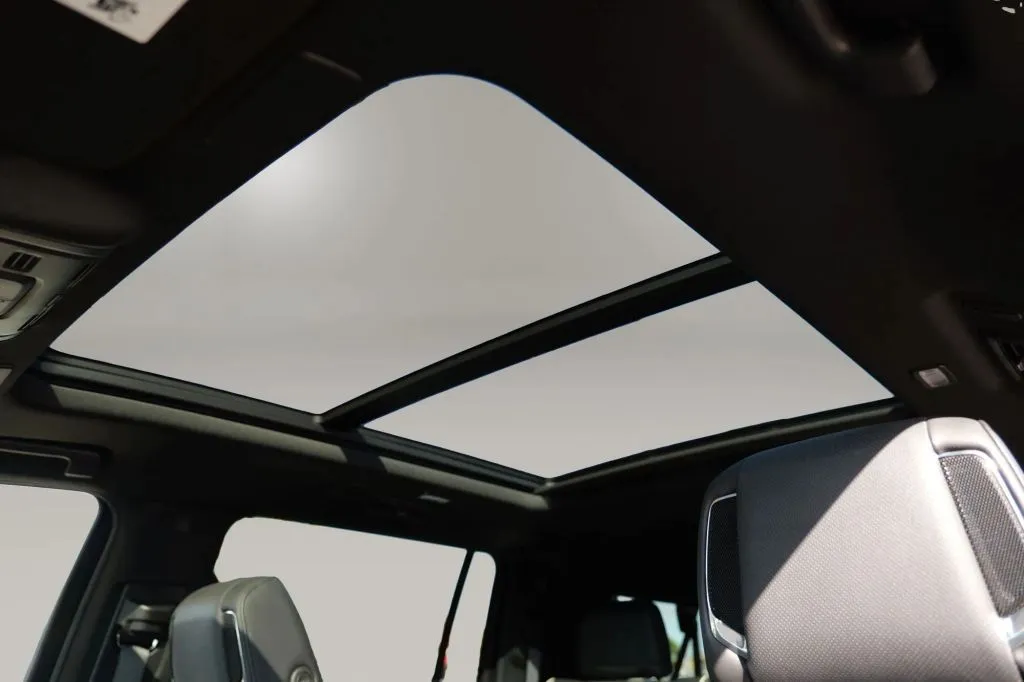 Cadillac Escalade ESV photo 14