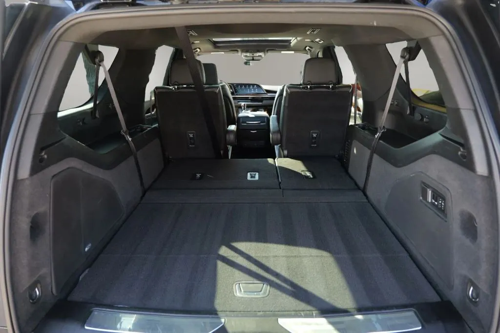 Cadillac Escalade ESV photo 18