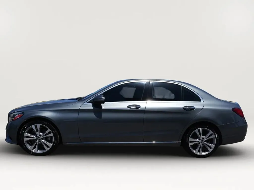 Mercedes-Benz C-Class photo 2