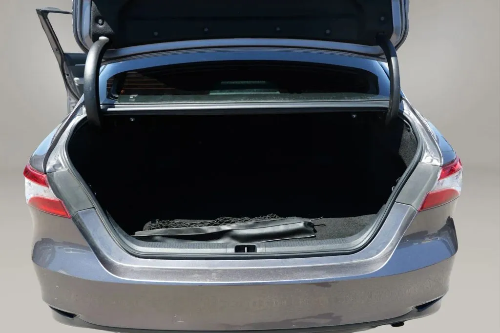 Toyota Camry photo 14