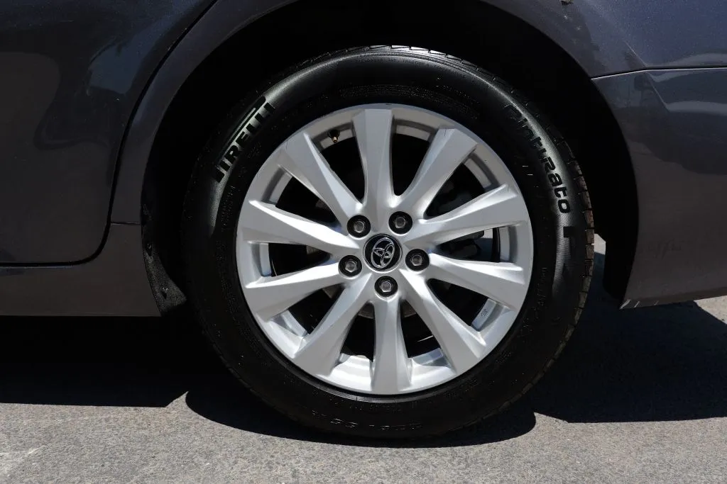 Toyota Camry photo 12