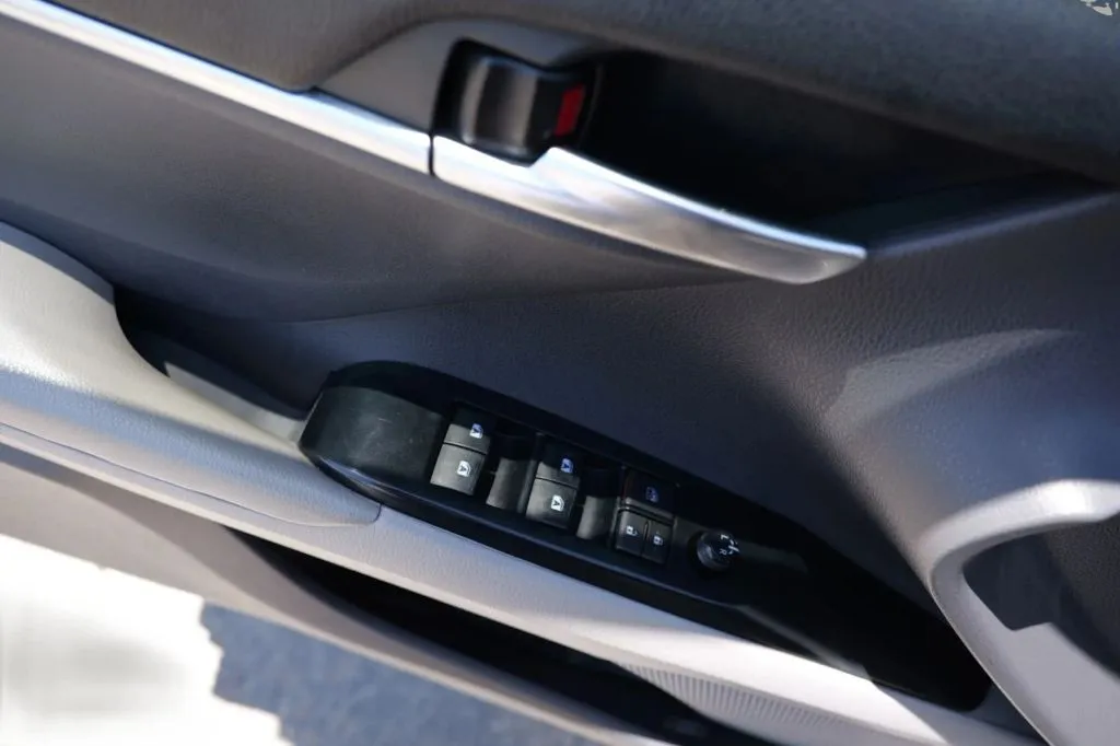 Toyota Camry photo 10