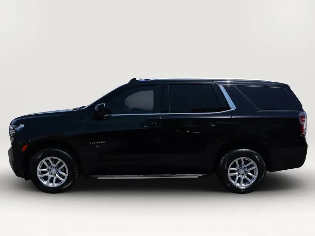 Chevrolet Tahoe photo 2