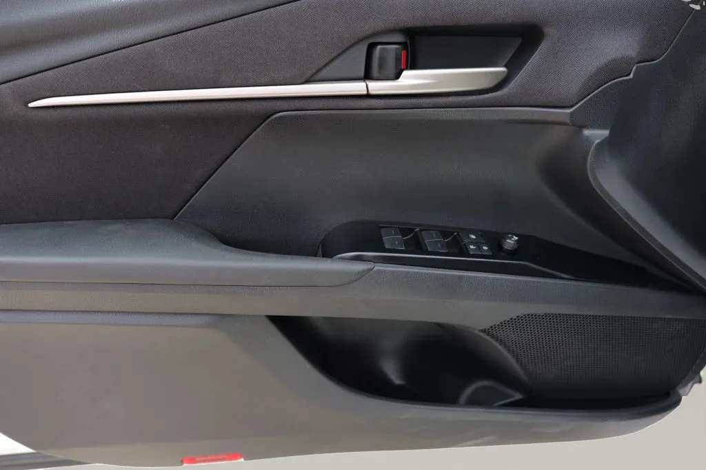 Toyota Camry photo 8