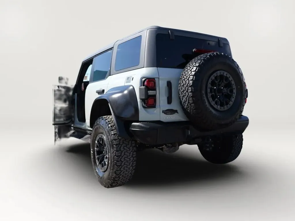 Ford Bronco photo 17