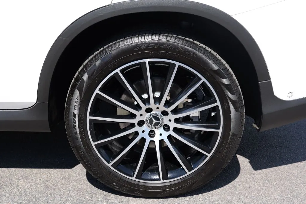 Mercedes-Benz GLC photo 12