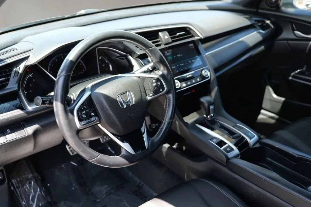 Honda Civic photo 4