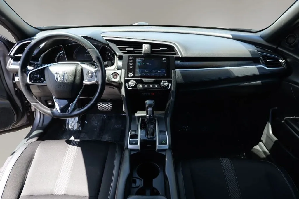 Honda Civic photo 10