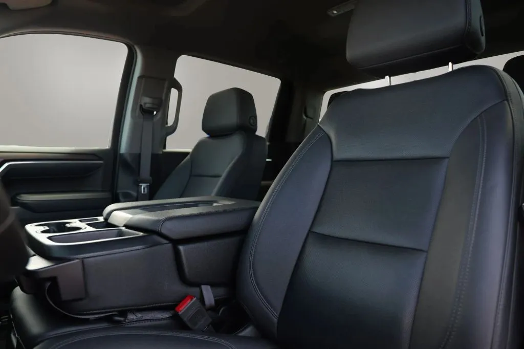 GMC Sierra photo 9
