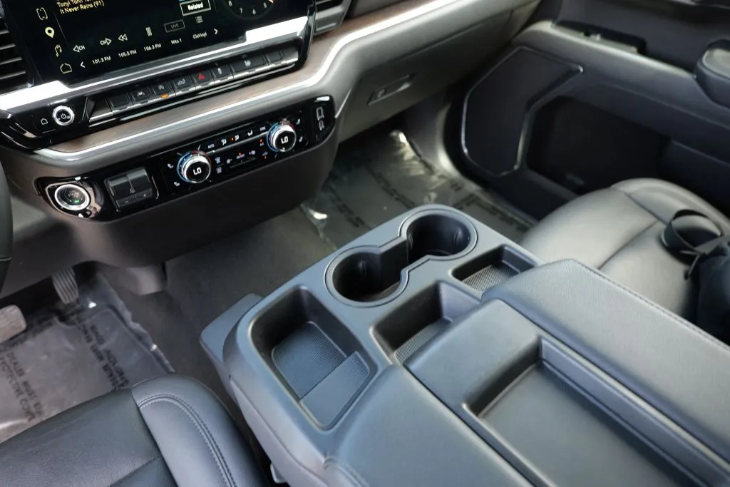 GMC Sierra photo 12