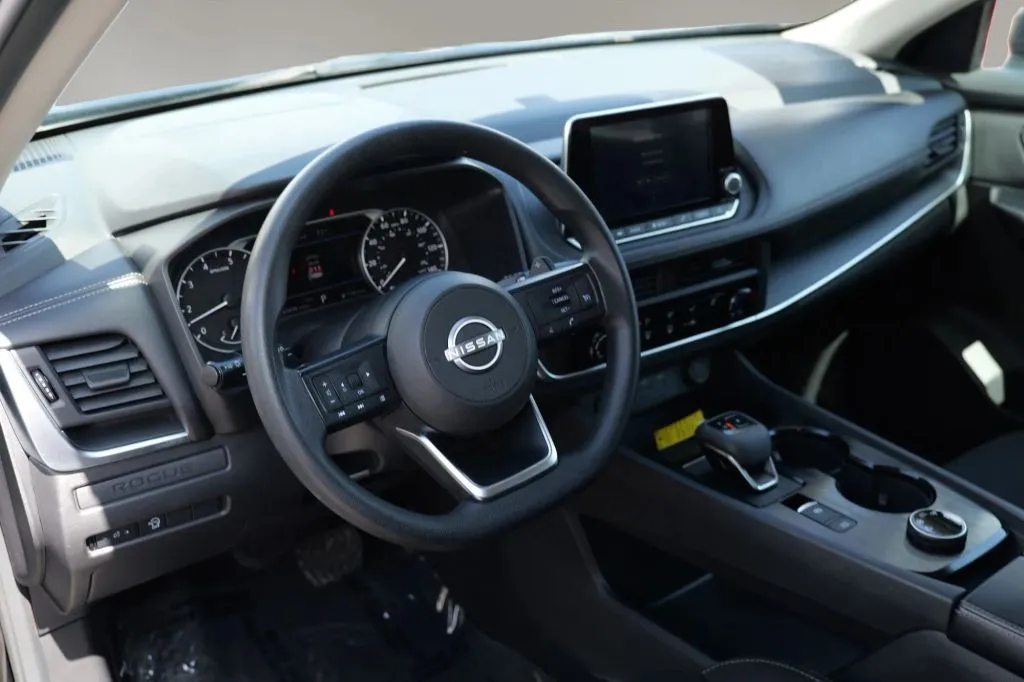 Nissan Rogue photo 4