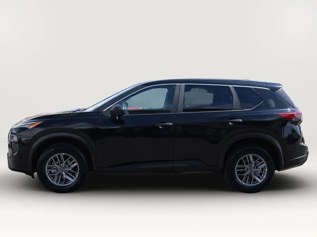 Nissan Rogue photo 2