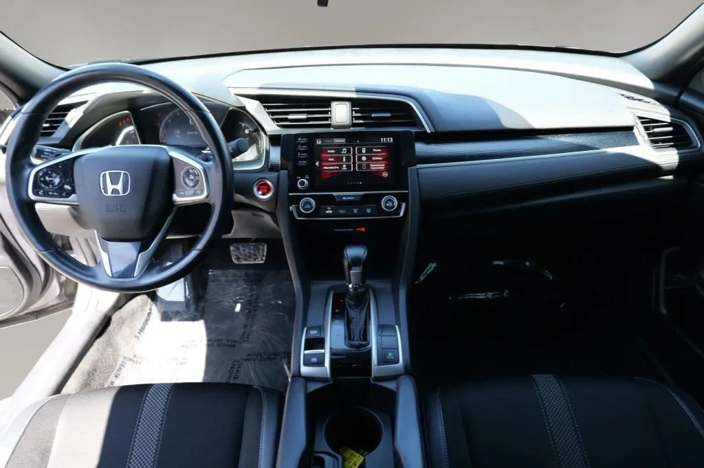Honda Civic photo 10