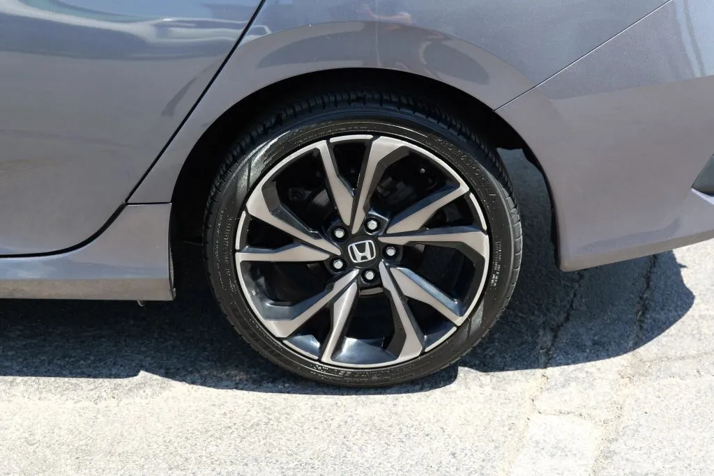 Honda Civic photo 12