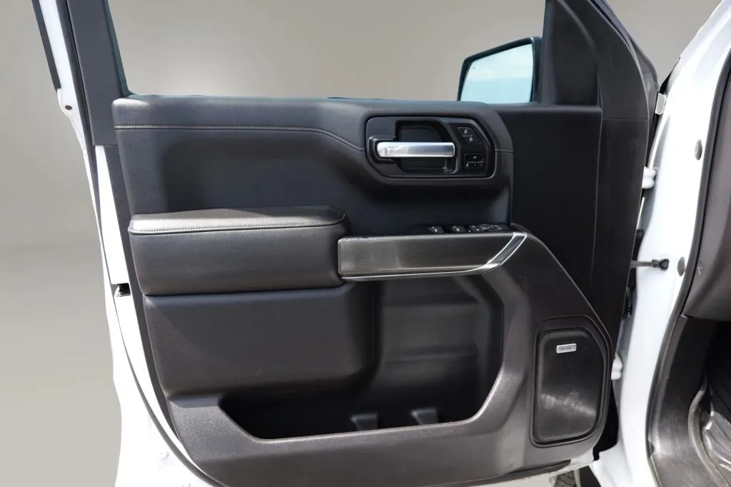 GMC Sierra photo 8