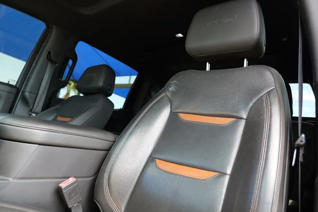 GMC Sierra photo 9