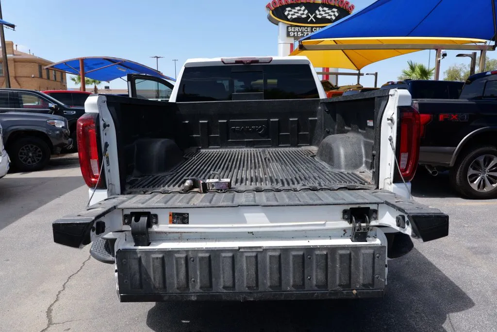 GMC Sierra photo 13