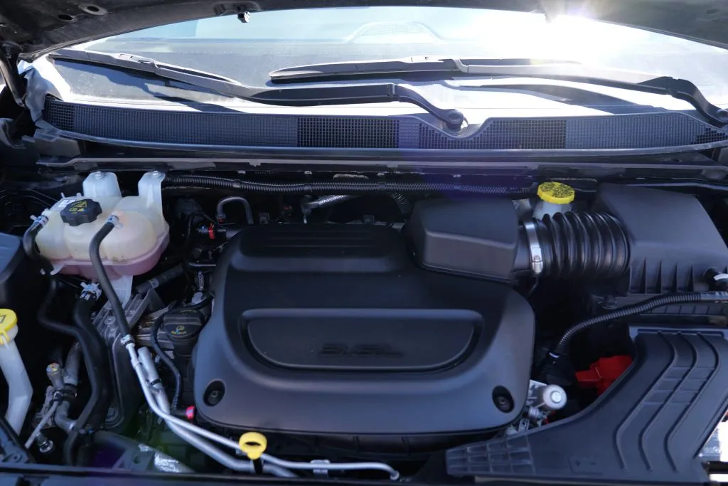 Chrysler Pacifica photo 13