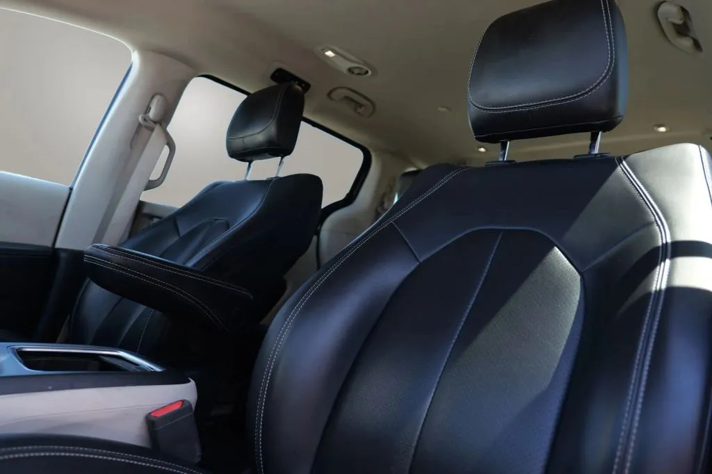 Chrysler Pacifica photo 7