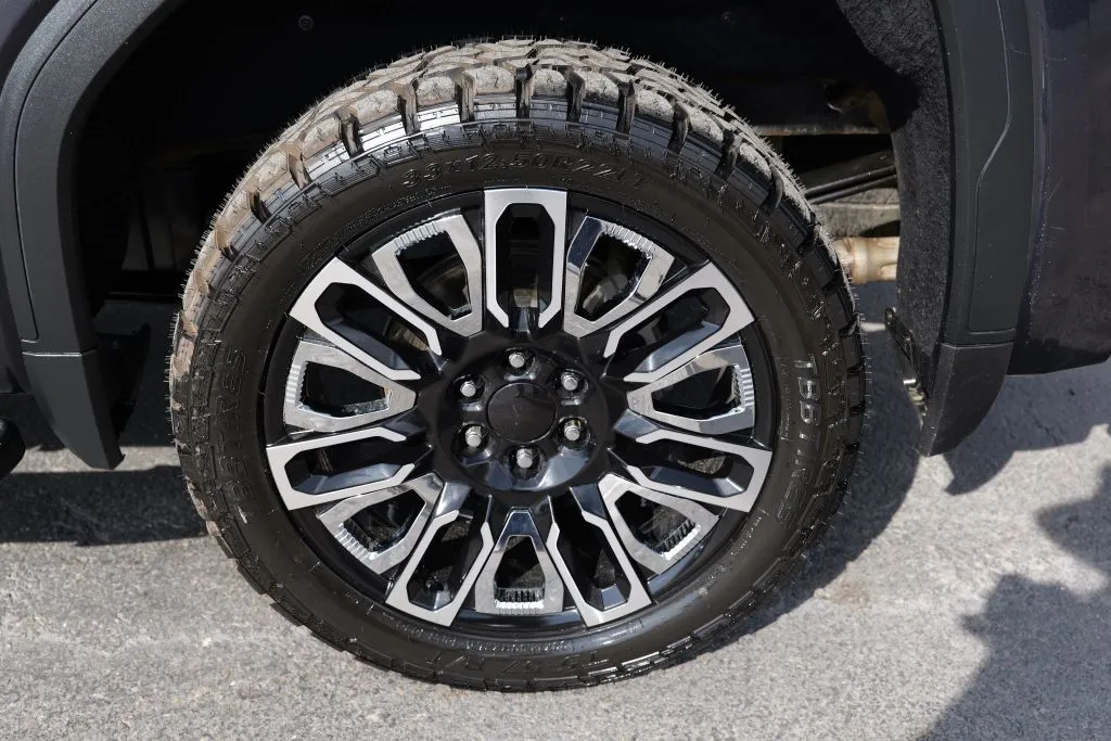 GMC Sierra photo 14