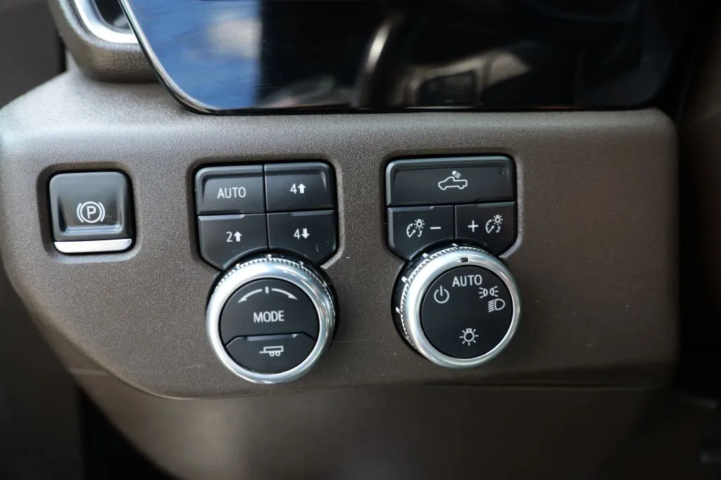 GMC Sierra photo 7