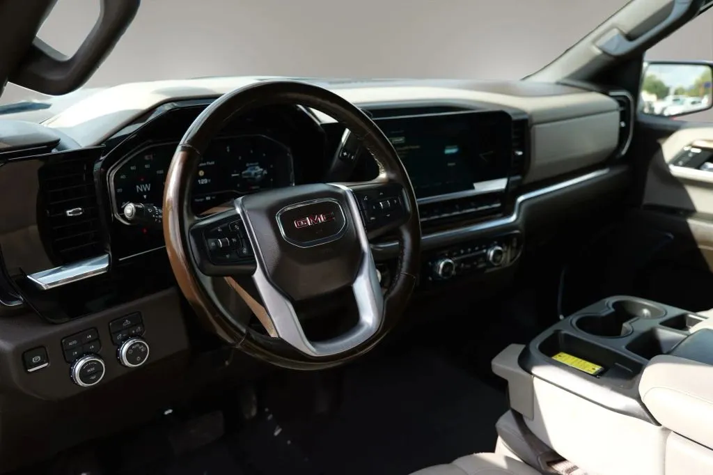 GMC Sierra photo 4