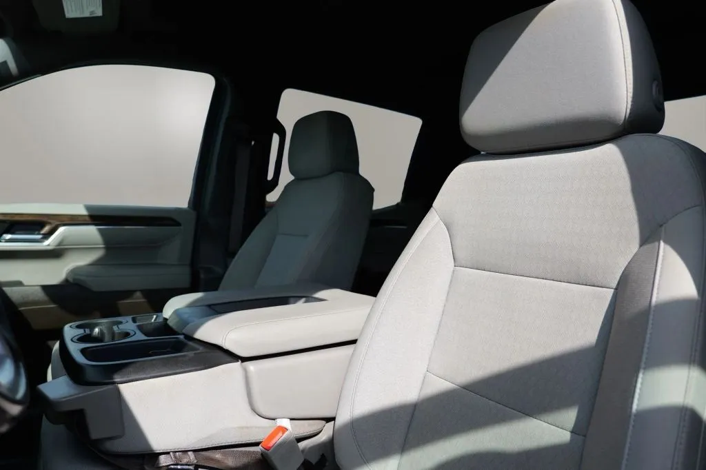 GMC Sierra photo 9