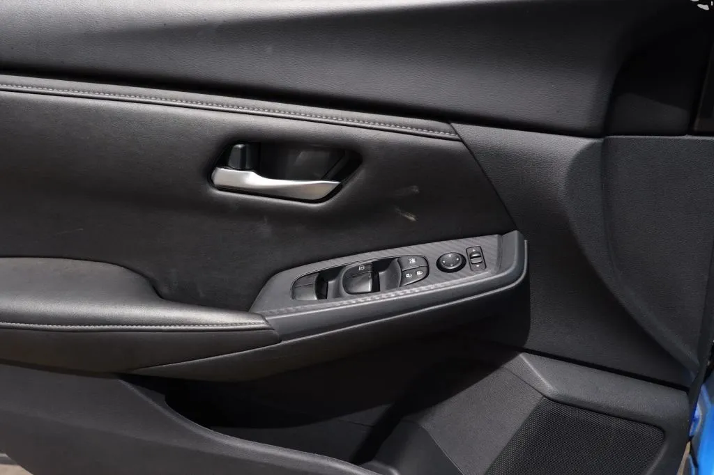 Nissan Sentra photo 8