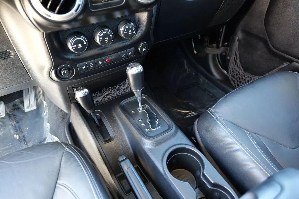 Jeep Wrangler photo 11