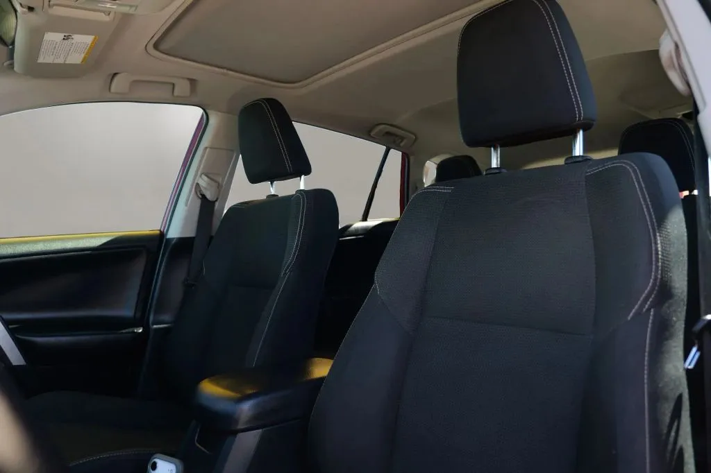 Toyota RAV4 photo 8