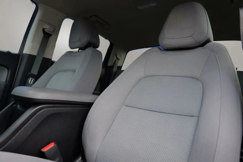 GMC Canyon photo 7