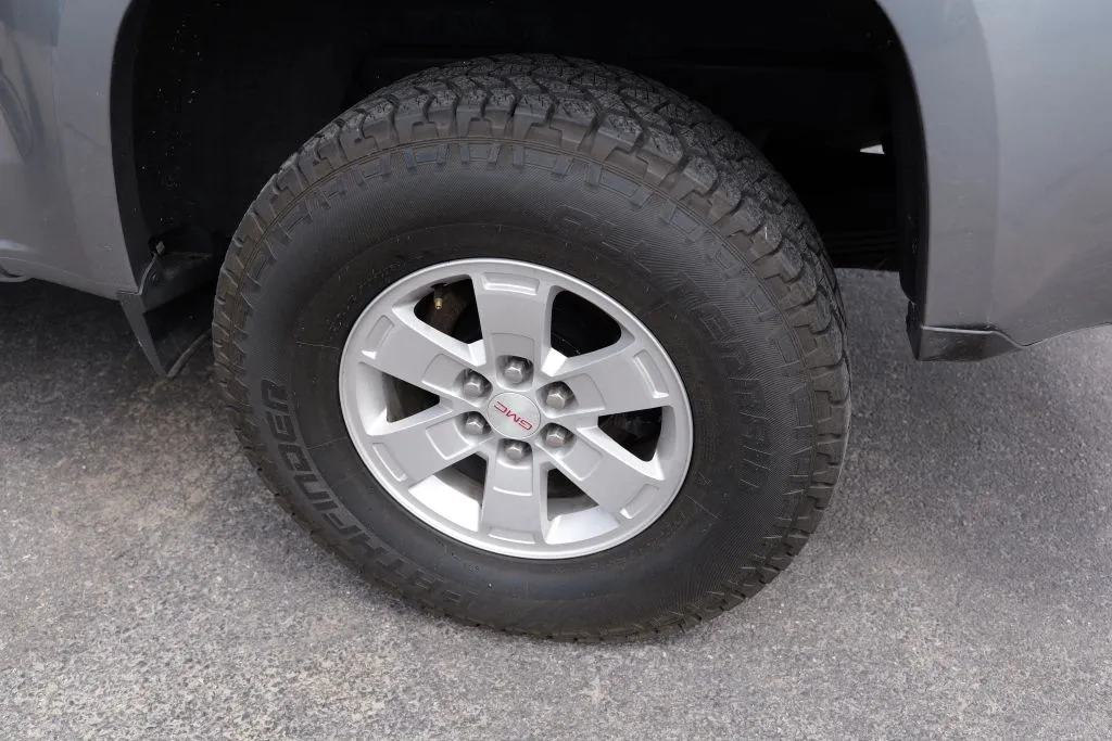 GMC Canyon photo 10