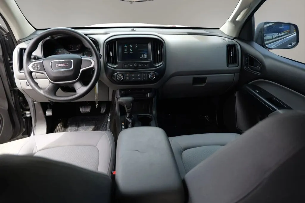 GMC Canyon photo 9
