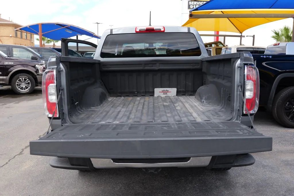GMC Canyon photo 11