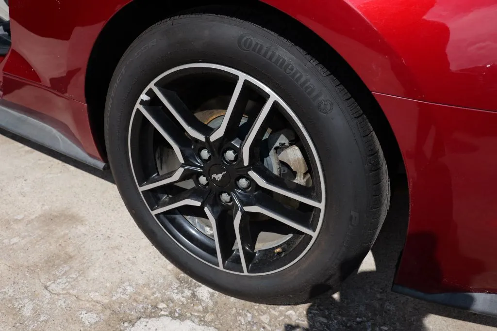 Ford Mustang photo 11