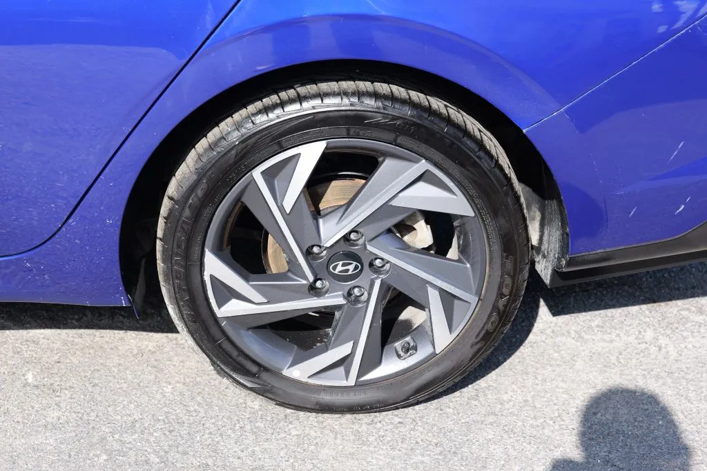 Hyundai Elantra photo 12