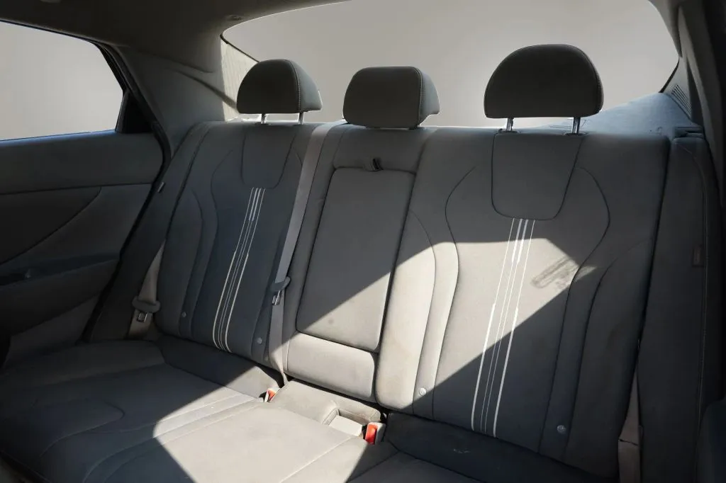 Hyundai Elantra photo 9