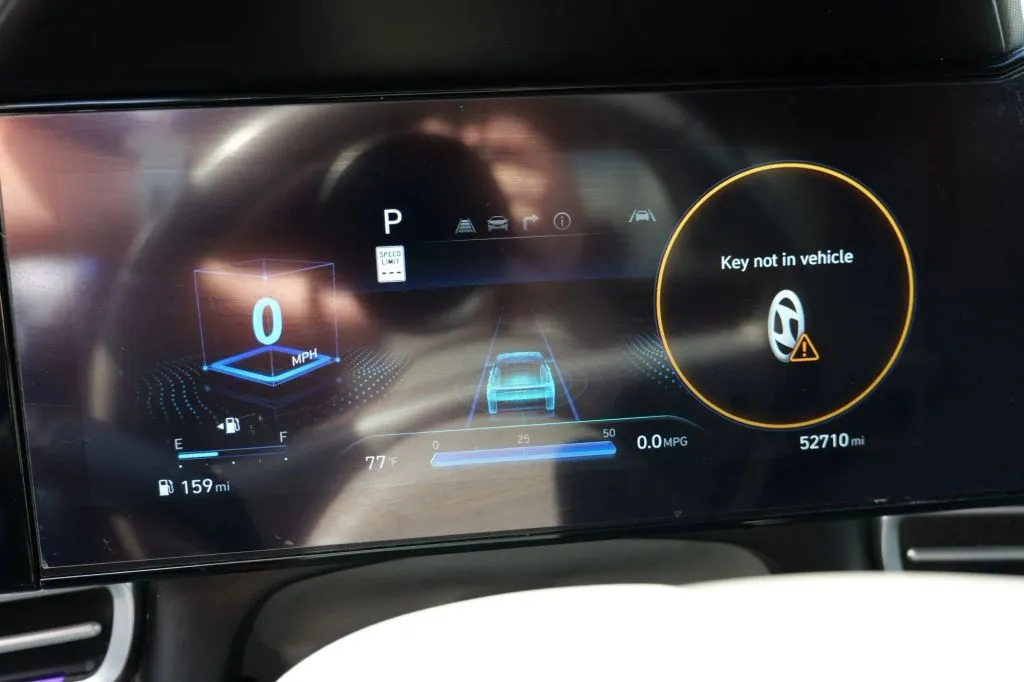 Hyundai Elantra photo 6