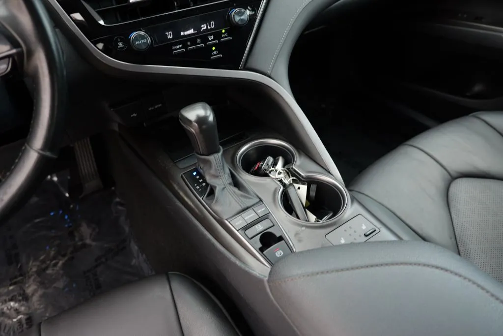 Toyota Camry photo 11