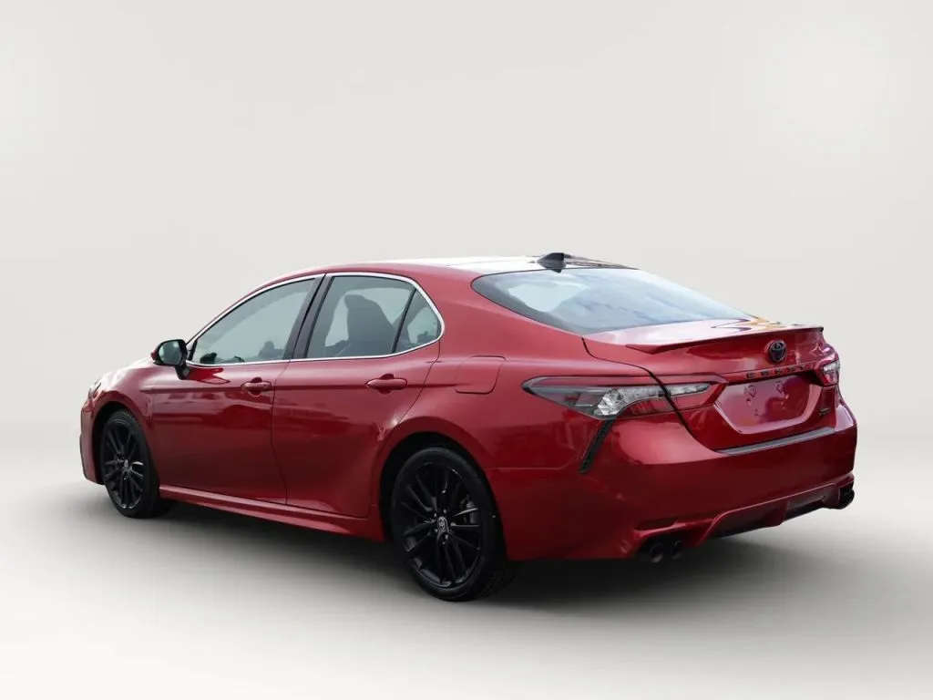 Toyota Camry photo 3