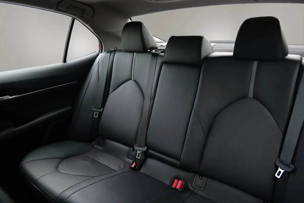 Toyota Camry photo 9