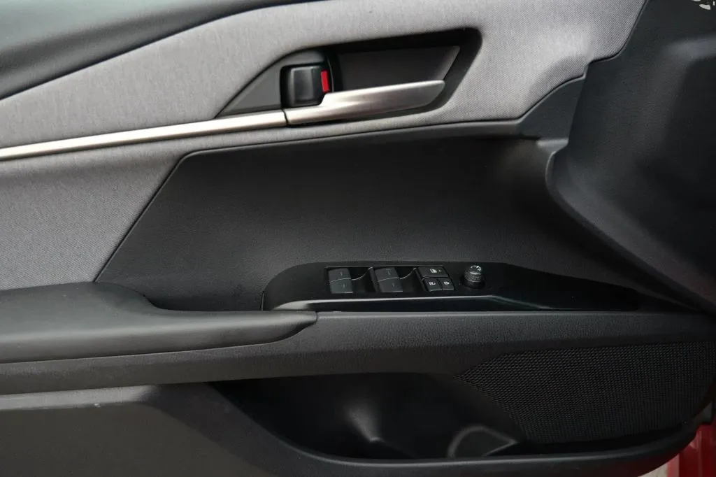 Toyota Camry photo 7