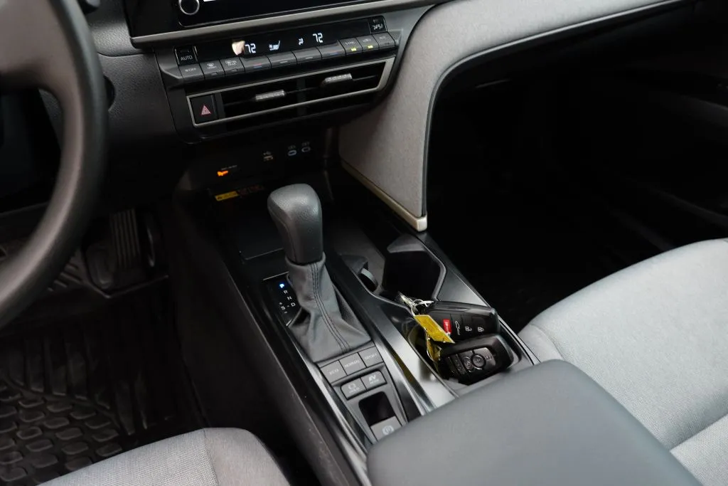 Toyota Camry photo 11