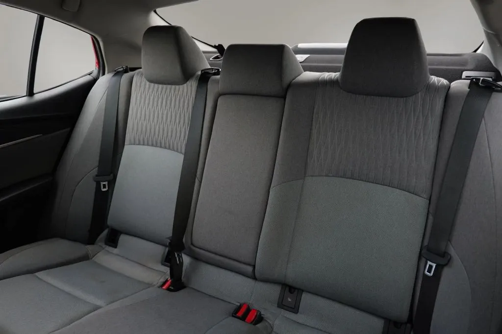 Toyota Camry photo 9