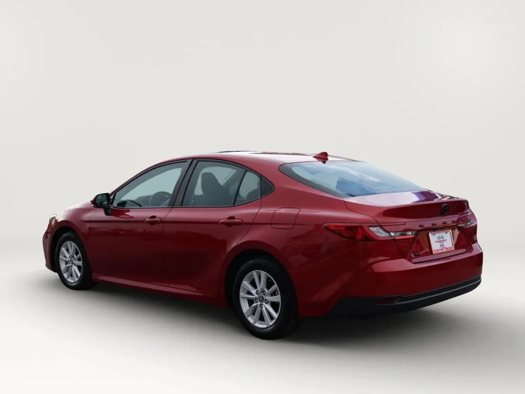 Toyota Camry photo 3