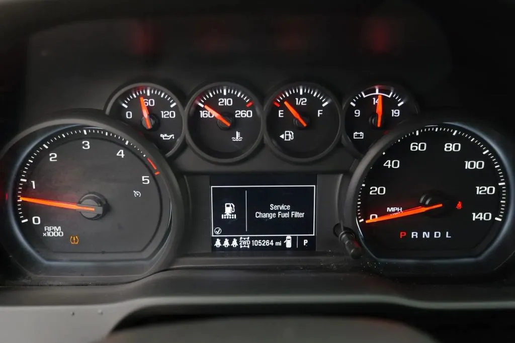 Chevrolet 3500HD photo 6