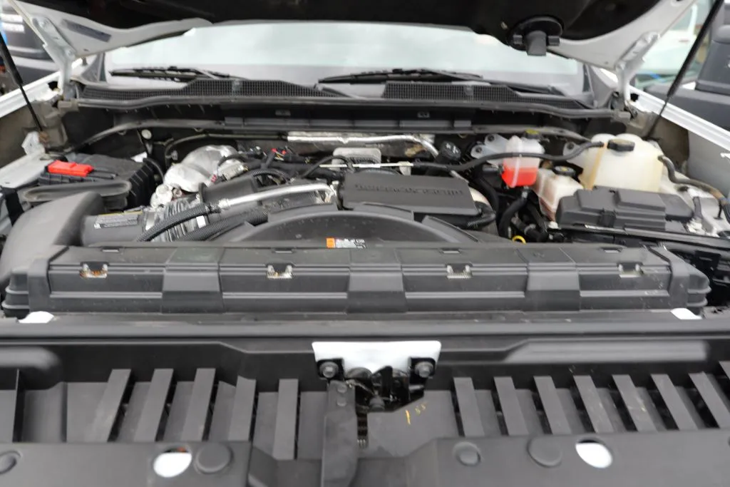 Chevrolet 3500HD photo 14